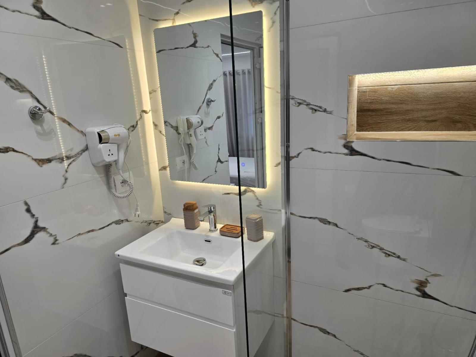Aila Apartment Saranda Kültér fotó